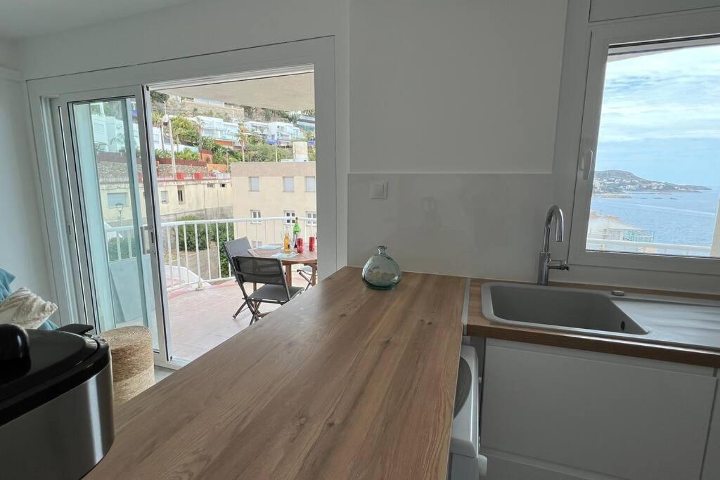 Apartamento Tres Habitaciones Con Vistas Al Mar En Roses Exterior photo