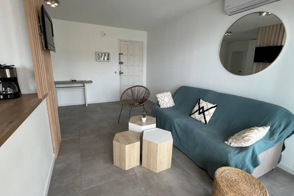 Apartamento Tres Habitaciones Con Vistas Al Mar En Roses Exterior photo